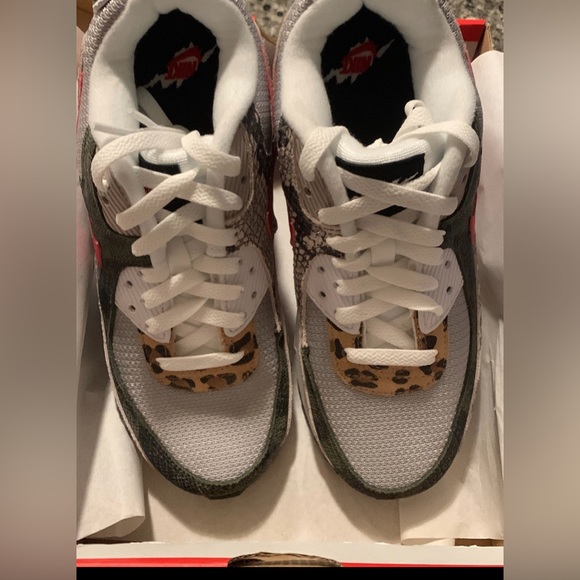 NWT OG box Nike Air Max 90 LTR (GS) Lt Iron Ore/White/University Red - Picture 8 of 12